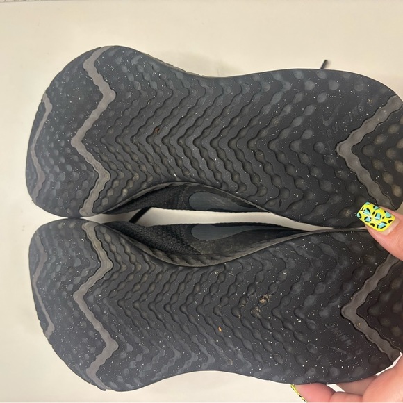 Nike Shoes Womens 8.5 Revolution 5 Athletic Running Low Sneakers Black Fabric - Picture 6 of 8
